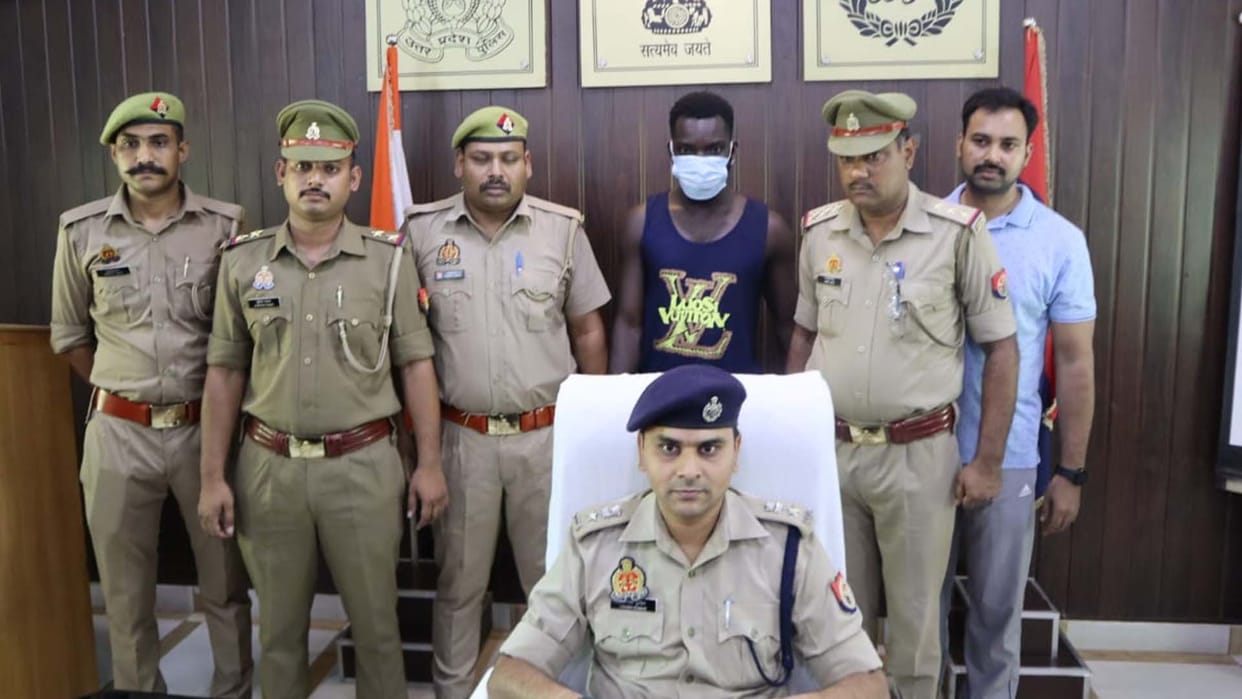 Farrukhabad: Nigerian youth arrested for online fraud of Rs 3.19 lakh from a doctor