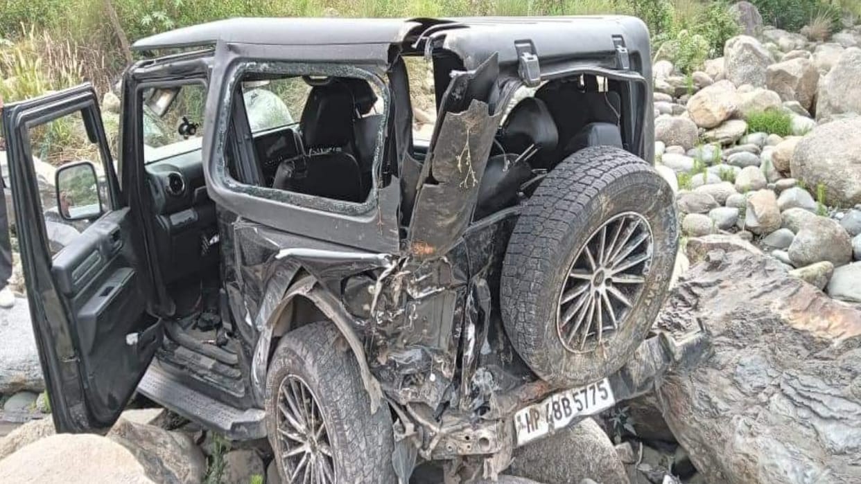 road accident: Mahindra Thar  fell into Ravi river near Sarol, two died, one injured