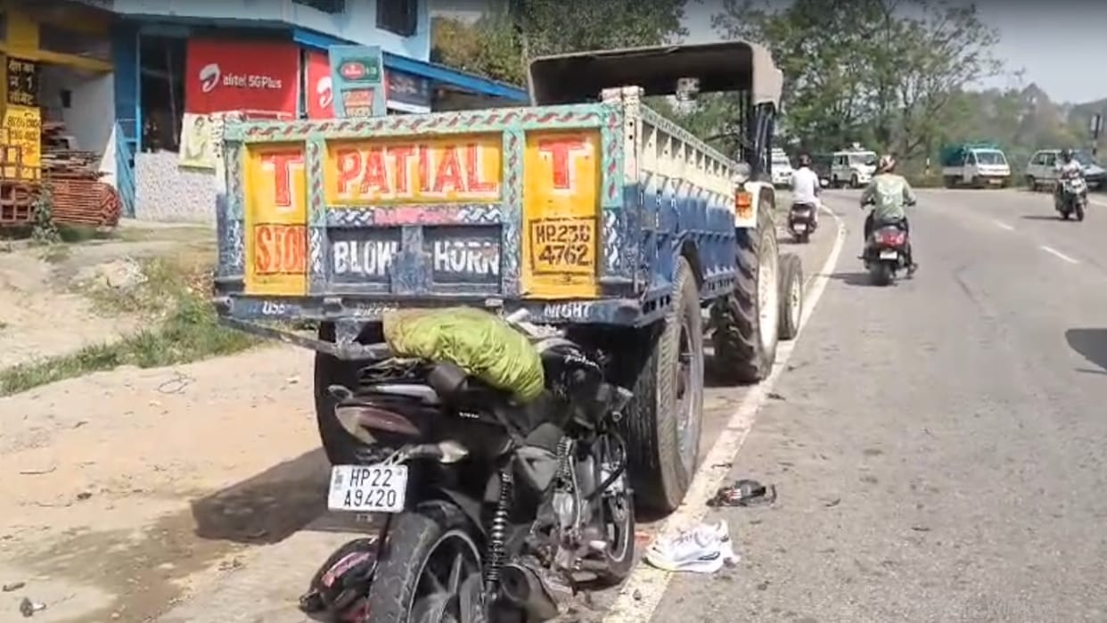 Bike collided with tractor in Nihari of Ghumarwin, young man died