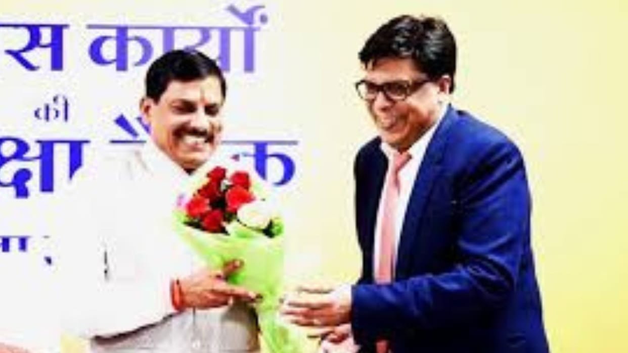 MP News: Shivraj's 'darling' senior IAS Dr. Rajesh Rajoura also has influence in Mohan Sarkar, leading in the