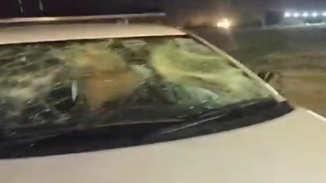 Mandi driver attacked with sticks and stones in Punjab's Bharatgarh, taxi vandalized