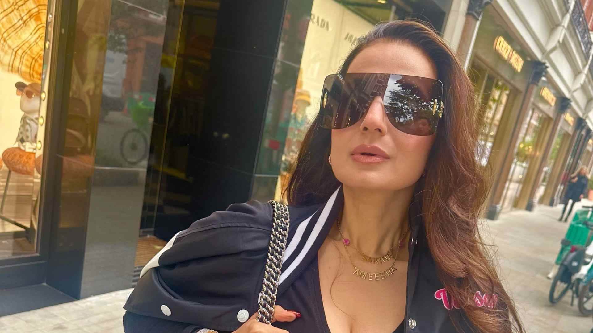 Ameesha Patel has sparked dating rumours with businessman Nirvaan Birla Actress pictures goes viral