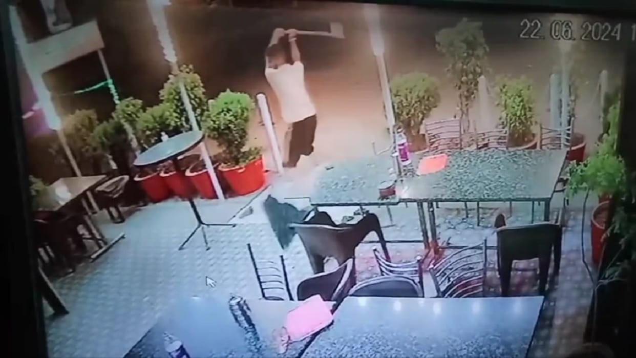 dhaba was vandalised after being refused liquor In Punjab, 5-6 youths armed with weapons attacked