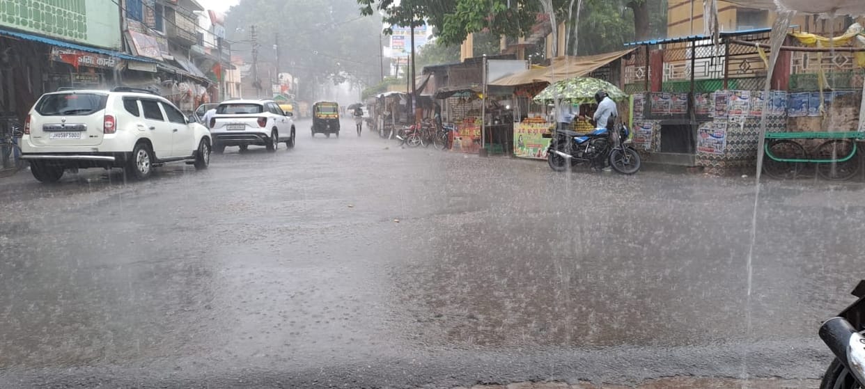 Monsoon hits, teenage girl dies due to lightning, woman burnt