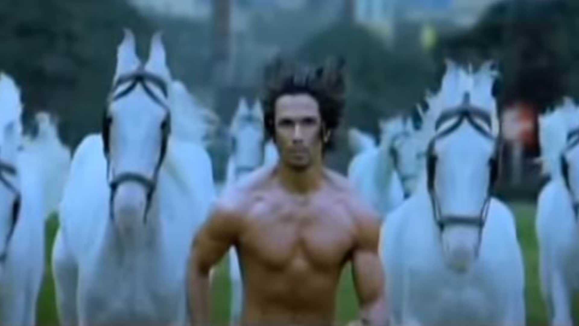 Movies to Watch in Monsoon 2024 Jab We Met Wake Up SID Kaminey Life in a Metro