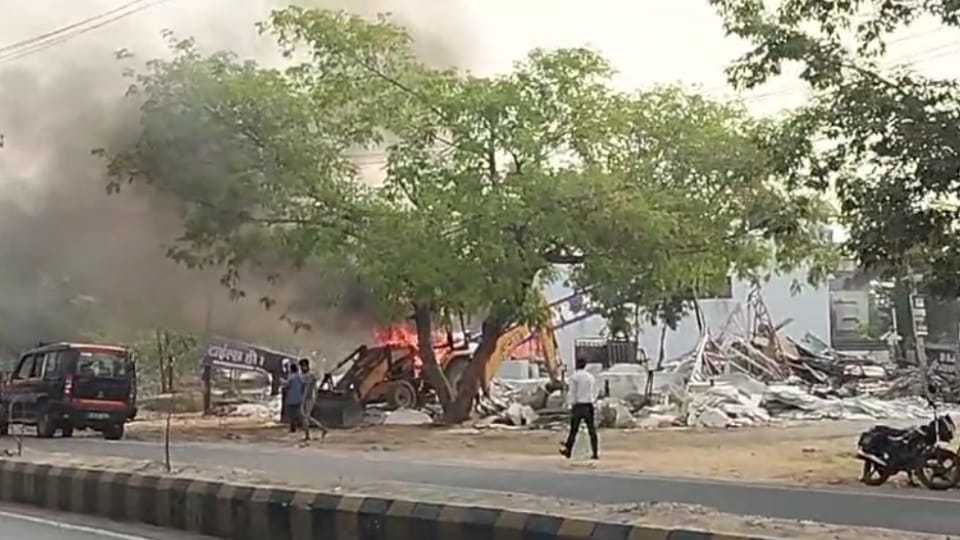 Bareilly uproar Both groups are linked with BJP one is backed by a minister husband and other by a former MLA