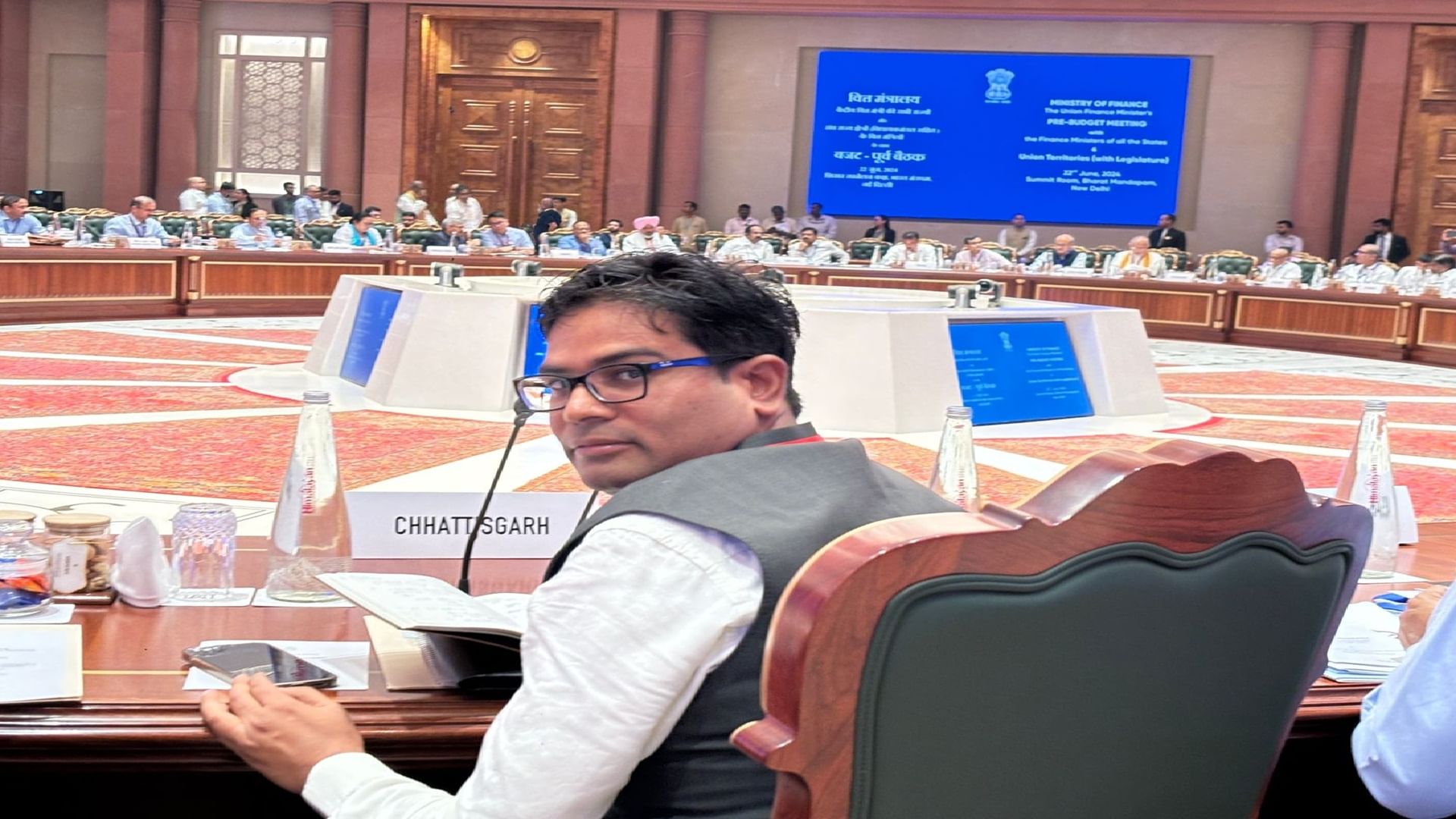 CG: बजट पूर्व बैठक में वित्तमंत्री ओपी ने रखे राज्यहित के कई प्रस्ताव,विकास के लिए आर्थिक सहायता का किया आग्रह