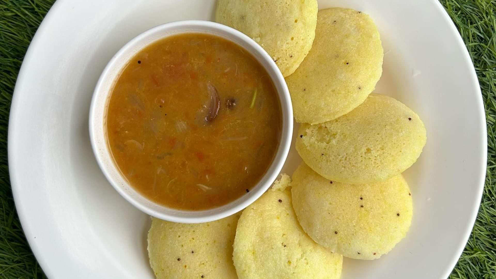 South Indian Style Idli Recipe in Hindi Know How To Make Idli Step By Step