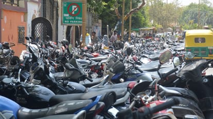 Kanpur Vehicles parked in no parking areas will be lifted by crane a fine of Rs 500 will be imposed