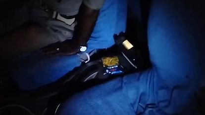 Quarter of country liquor found in Dial 112 of police, driver kept pleading with the person making the video