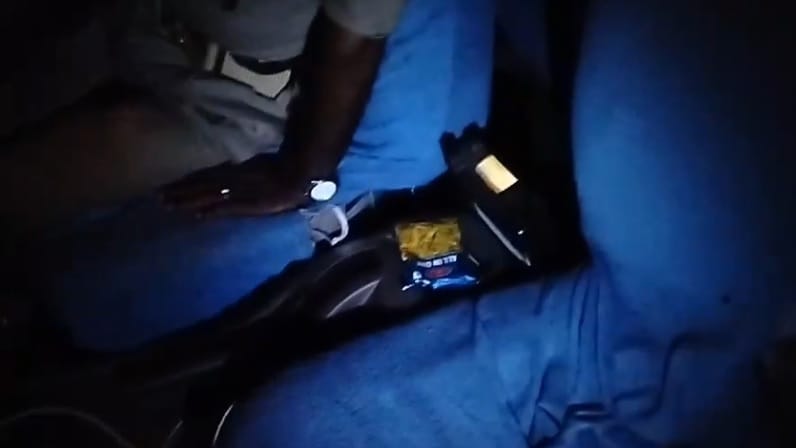 Quarter of country liquor found in Dial 112 of police, driver kept pleading with the person making the video