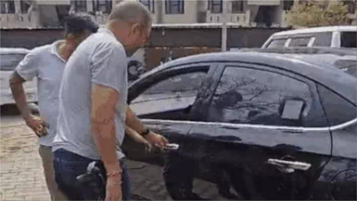 Karnal: Firing on the car of the owner of the immigration center