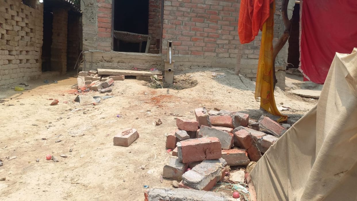 Wall fell on girls in bhadohi innocent child died one injured boundary wall become weak to rain