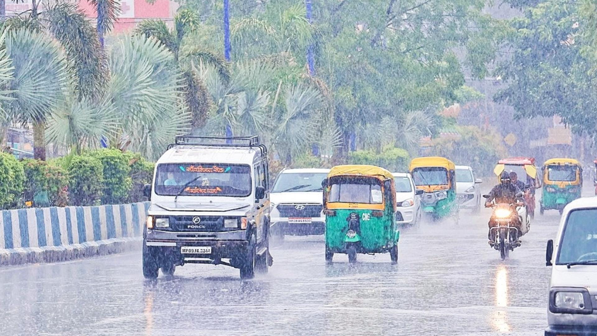 MP News: 125 people trapped in flood in Dabra, Gwalior rescued, 400 still surrounded by water