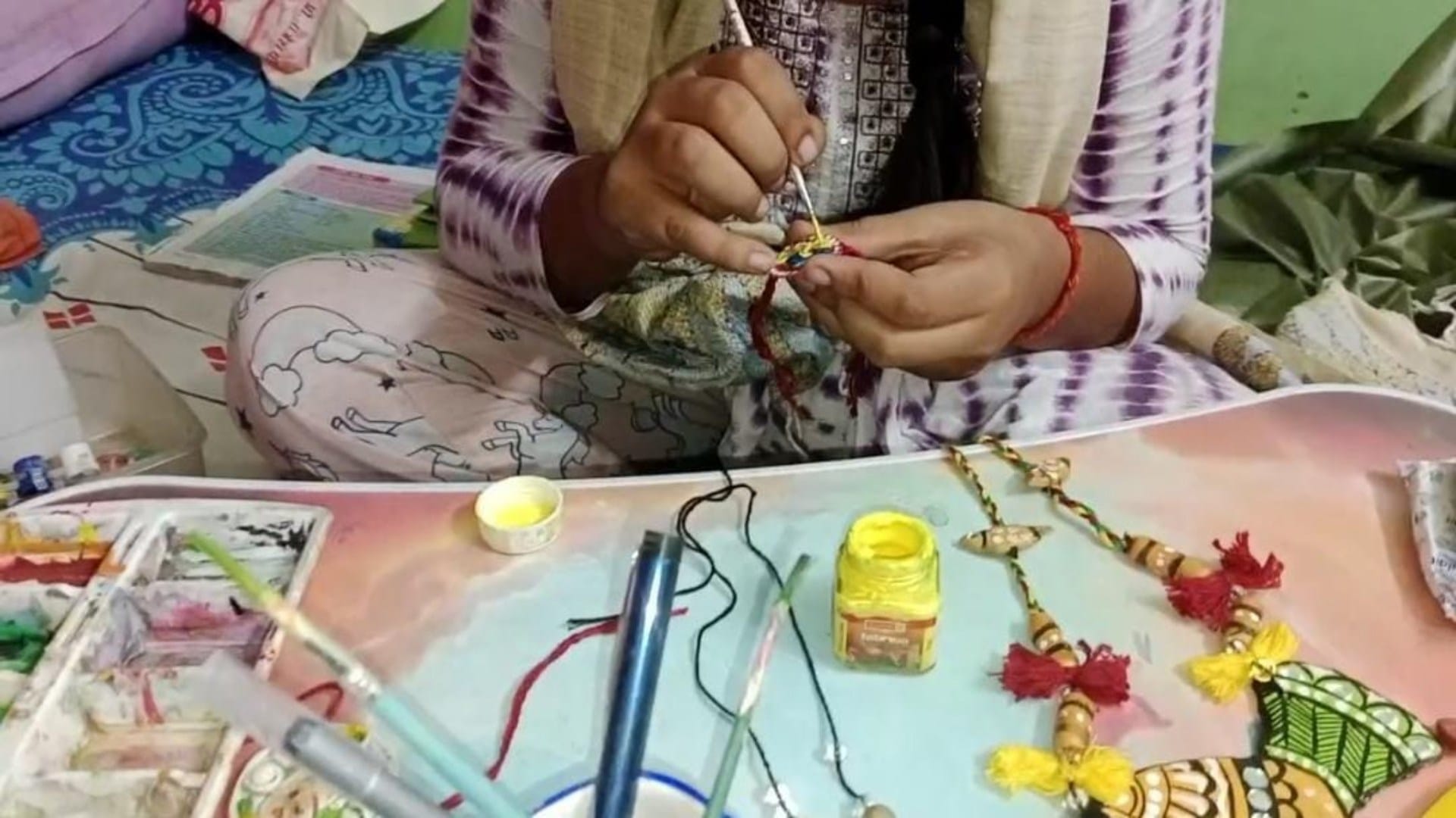 Muzaffarpur News: Anshika Kumari is improving her future in Madhubani painting at the age of 13