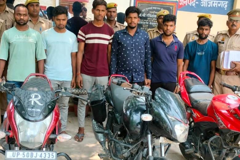 Azamgarh police arrested six miscreants for shooting and robbing youth