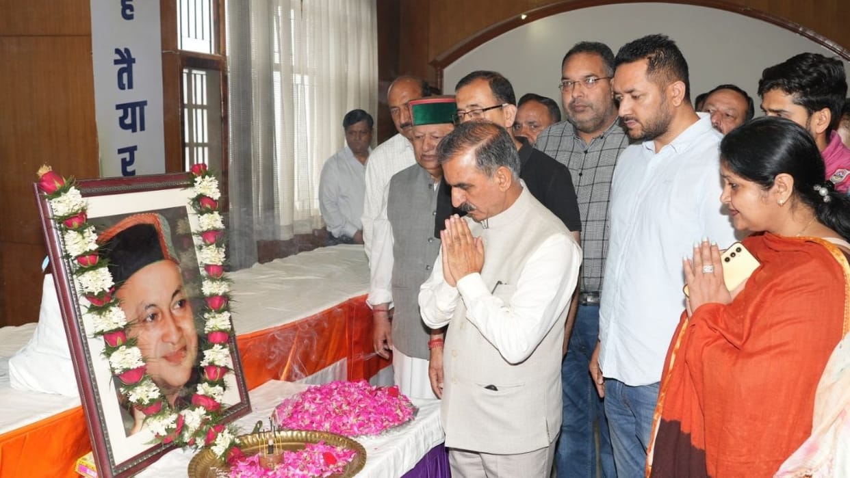 Virbhadra Singh Birth anniversary CM Sukhvinder Singh Sukhu paid floral tribute