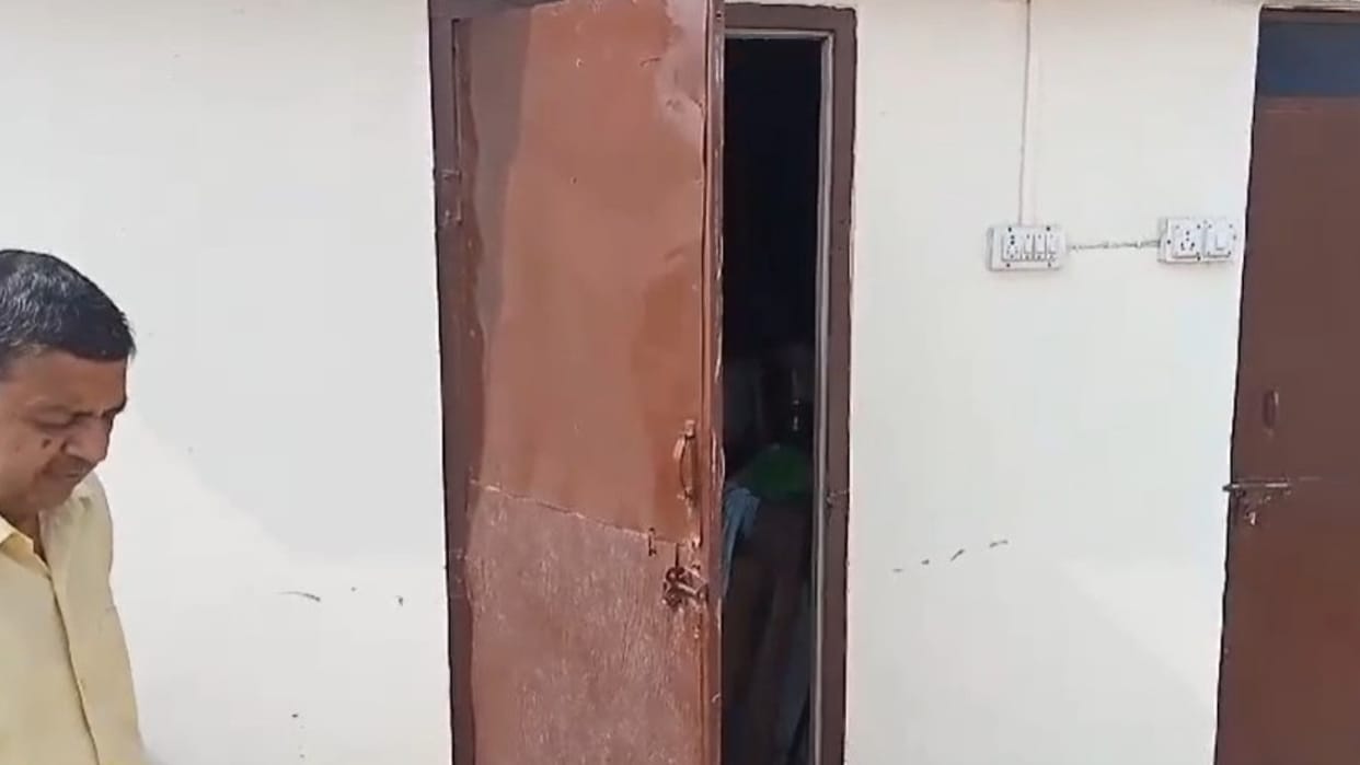 Theft in the house of retired special assistant of PNB in Alwar