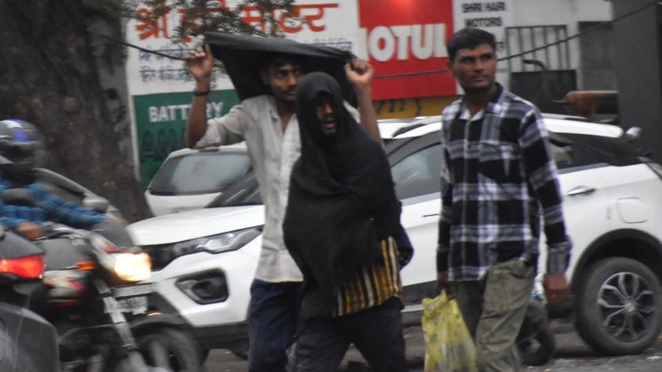 Weather: Temperature dropped due to pre monsoon rain, Moradabad mercury reached 37.5 degrees