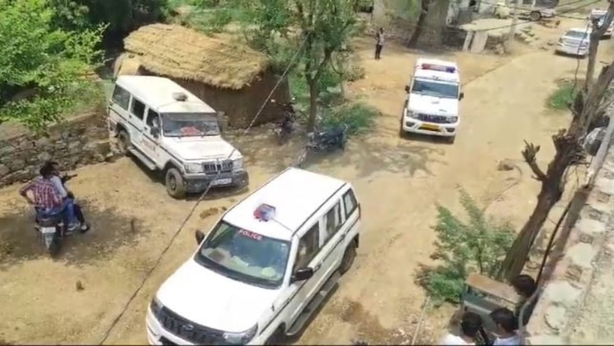 Alwar : Bulldozer will run on the house of accused who attacked on police, flag march taken out in the village
