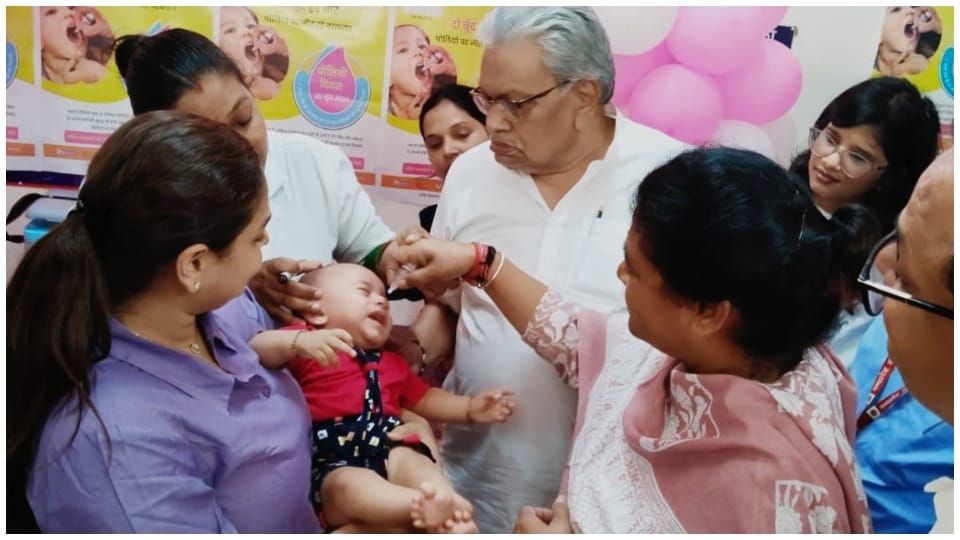 Shivpuri News: Pulse Polio campaign started MLA administered medicine to children