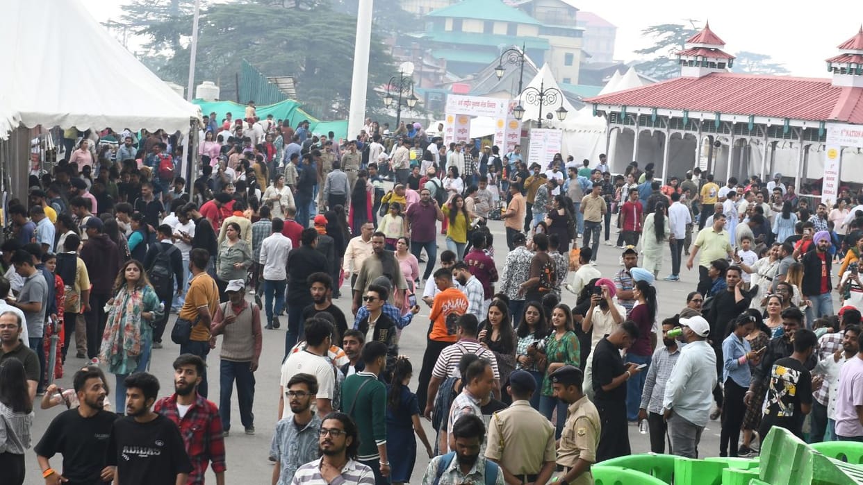 Himachal Tourism Number of tourists increased on weekends, Parwanoo-Shimla jammed