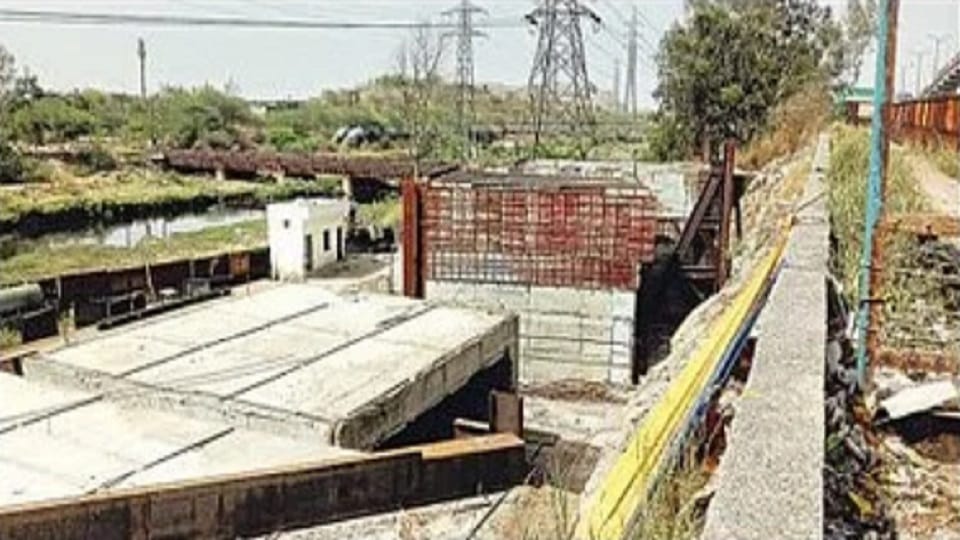Delhi: Public is bearing the brunt of lack of coordination among departments