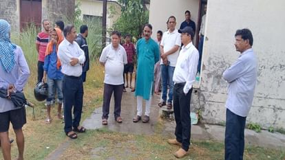 दर्दनाक: बिजली गिरने से भाई-बहन की मौत, खेत में धान की रोपाई कर रहे थे दोनों; परिवार में मचा कोहराम Brother and sister died due to lightning in khatima