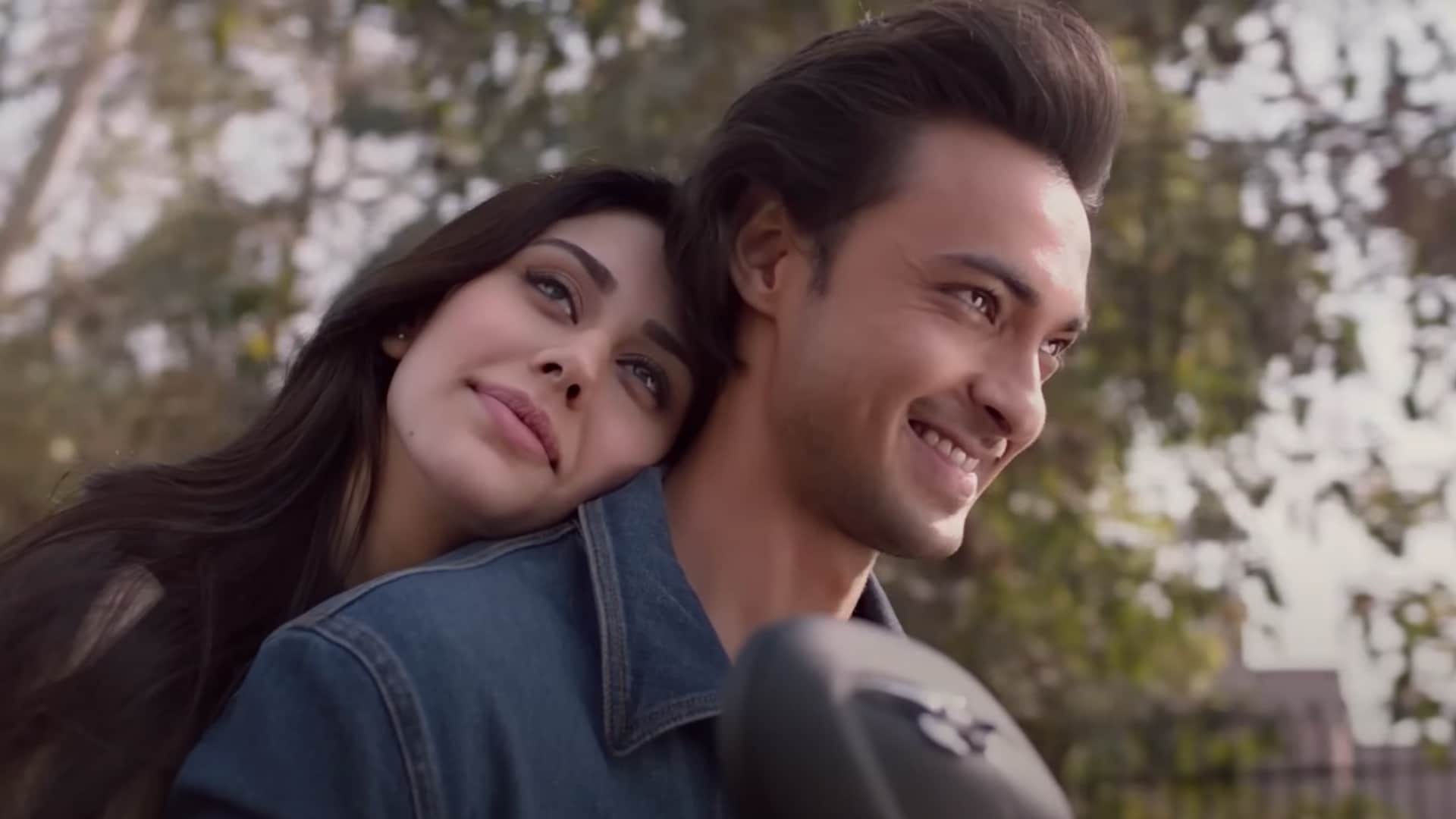 Celebs Controversial Debut Films Junaid Khan Sara Ali Khan Aayush Sharma Mahira Khan