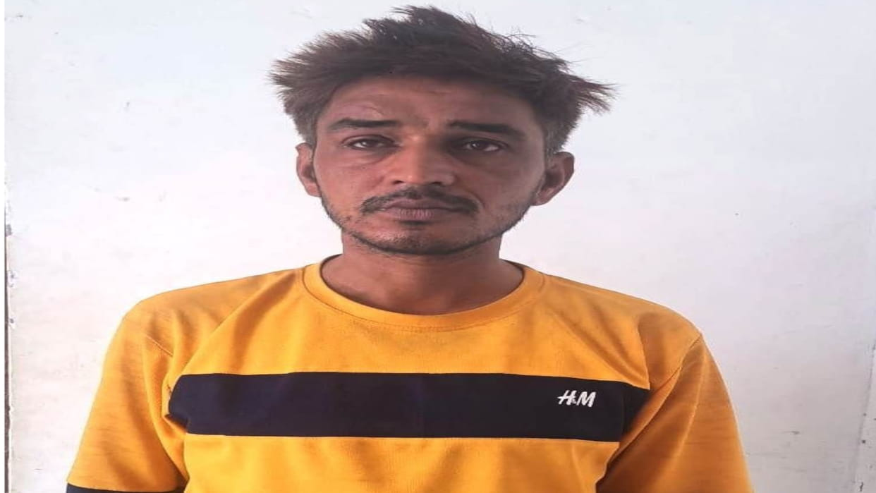 Man posing as CM's secretary and demanding money from DM office Basti clerk, arrested