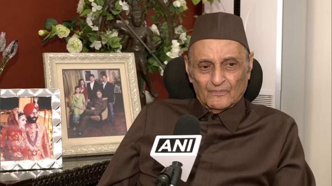 dr karan singh By scarping 370 Jammu Kashmir become junior to Haryana Himachal and Uttarakhand
