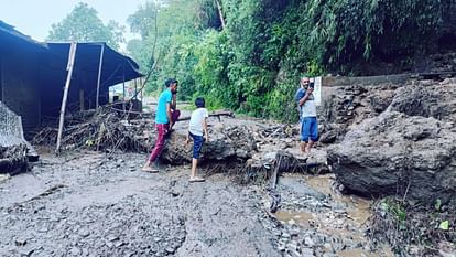 Solan News Cloud burst in Gambarpul Dhaba damaged