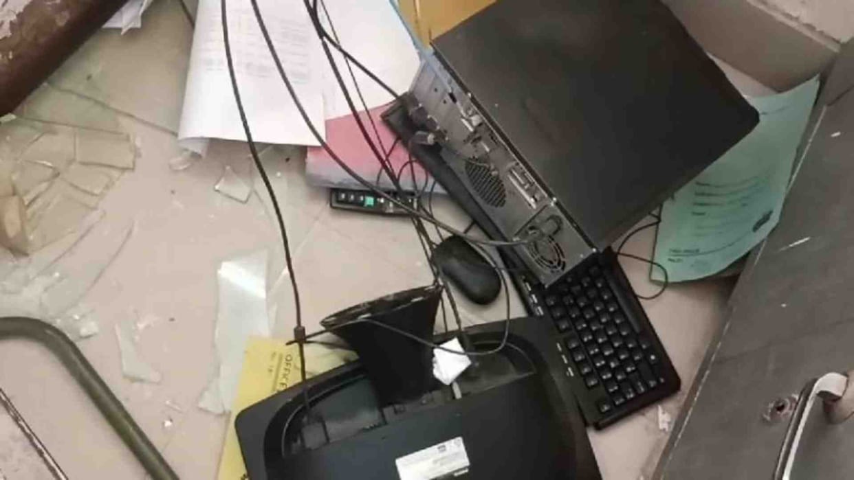 Bikaner News: Villagers beat up and vandalized the assistant engineer's office