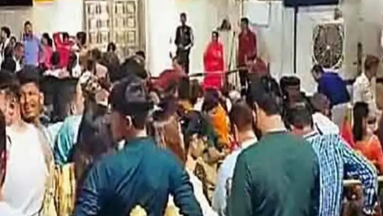 devotees had sat in the Nandi hall even before Baba Mahakal woke up In Ujjain Mahakal temple