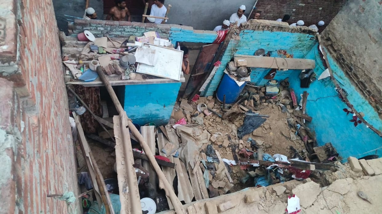 Accident in Muzaffarnagar: Roof of a kutcha house collapsed, eight people including three children got injured