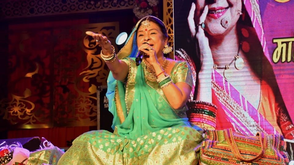Jalandhar 150th Baba Harivallabh Music Conference began with Malini Awasthi performing