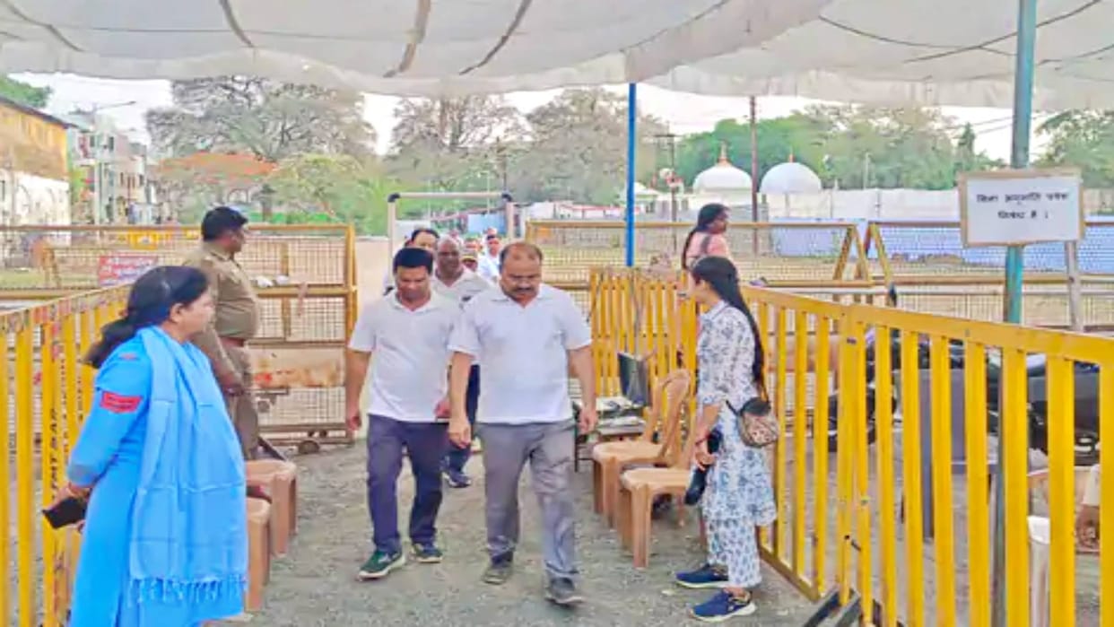 Dhar Bhojshala ASI Survey 95th Day Statue of Lord Chaturbhuj Narayan and other remains found