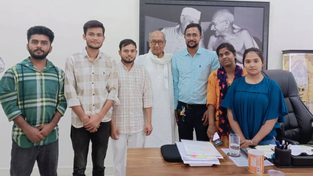 MP News Digvijay wrote letter to CM in favor of 66 thousand students waiting for nursing exam results