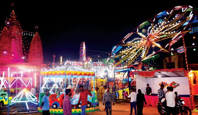 Meerut: There was a dispute among poets regarding the kavi sammelan in Nauchandi fair