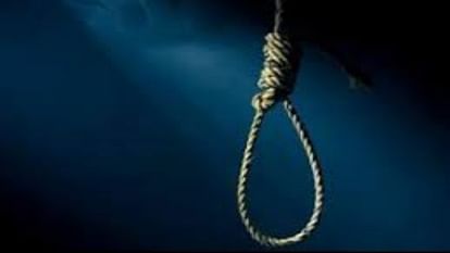 Rajasthan News: सोशल मीडिया की ट्रोलिंग ने ली बुजुर्ग की जान, बेशर्मों ने बनाई लटकी हुई लाश की रीलें Rajasthan News: Social media trolling took the life of an person, shameless people made reels of the dead body