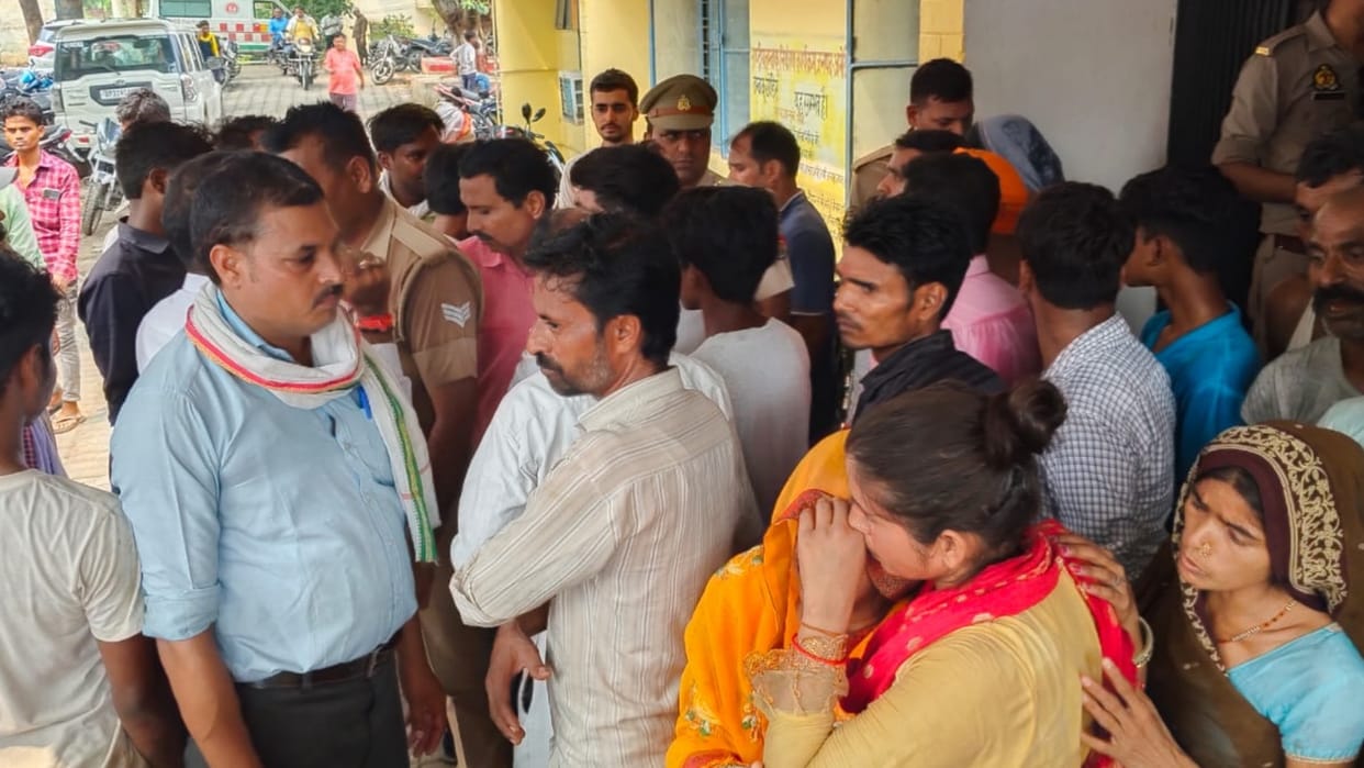 Three died because of lightning strike in Amethi.