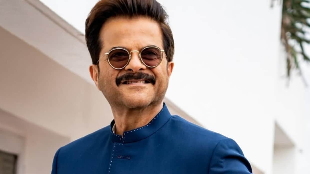 Anil Kapoor Recalls Fans Sending Auto Rickshaw Photos Featuring His Jhakaas Dialogues on The Kapil Sharma Sho