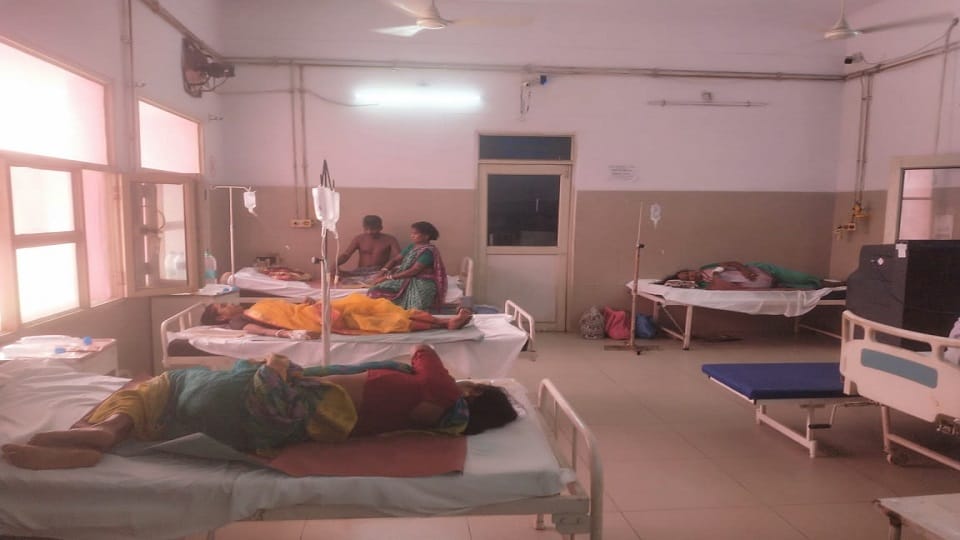 condition of the devotees who came to Vrindavan worsened after eating food admitted to hospital