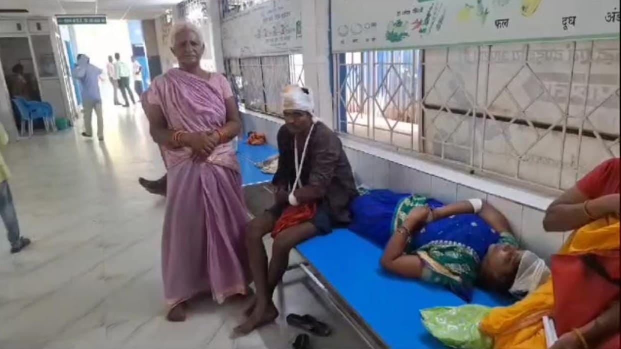 Begusarai: domineering neighbour attacked a family with sticks and swords, 3 injured