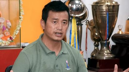 Football: बाईचुंग ने तकनीकी समिति से इस्तीफा देने की बात कही, AIFF पर पैनल को नजरअंदाज करने का लगाया आरोप Football: Baichung Bhutia talks about resigning from technical committee, accuses AIFF of ignoring panel