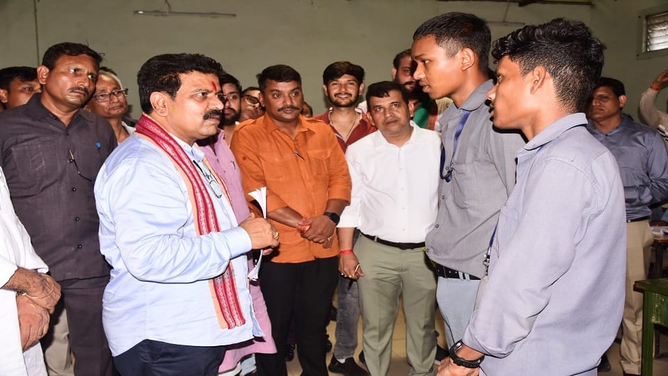 Deputy Chief Minister inspected Asia first ITI Koni currently 1200 students are studying in Bilaspur