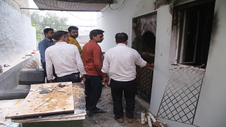 couple and their two sons died in a fire in Najafgarh Prem Nagar delhi