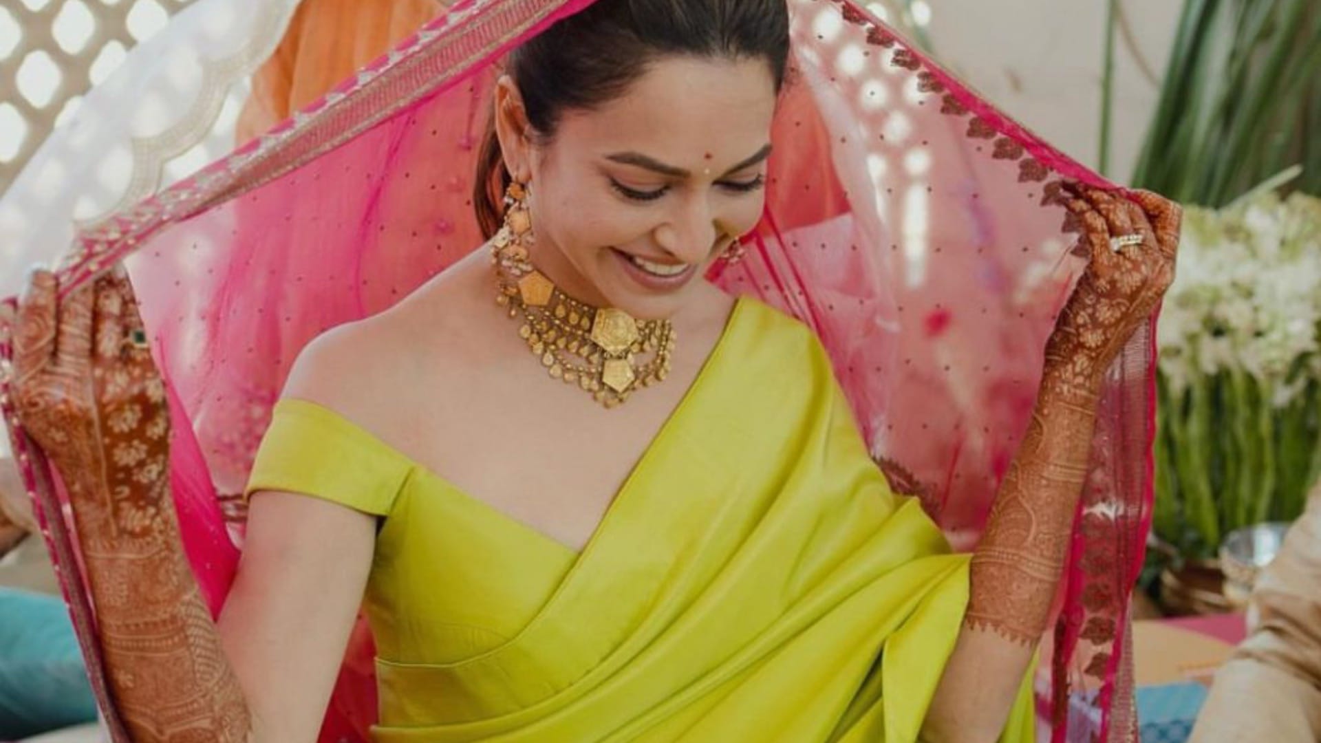 bollywood actress who wore their mother clothes and jewellery in their wedding sonakshi sinha sonam kapoor