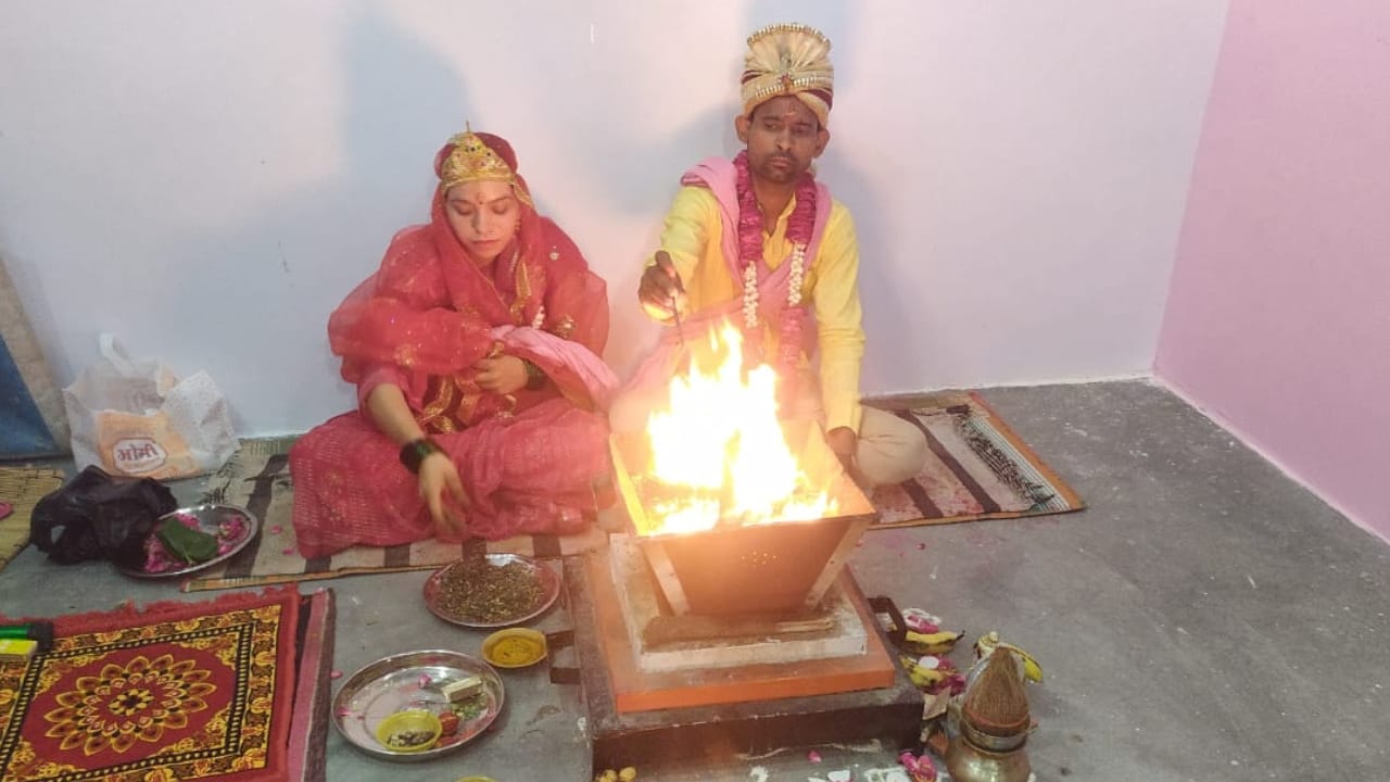 Muslim girl converted to Hinduism and married her lover in Bareilly