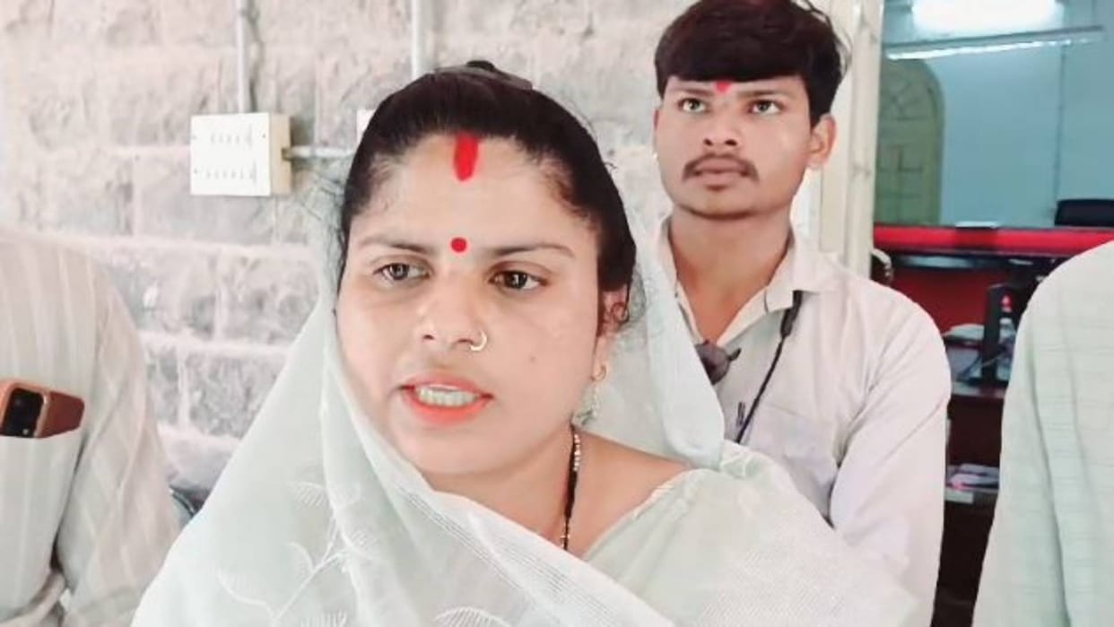Khandwa ruling party district president making rounds for housing says collector is making me run around